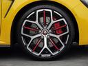 Brembo製モノブロックレッドフロントブレーキキャリパー 前輪アルミ製ハブ/鋳鉄製ベンチレーテッドディスク