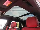 マカンＧＴＳ　パノラマルーフ　スポーツクロノＰＫＧ　スポーツエグゾースト　カーボンインテリアＰＫＧ　レザーＰＫＧ　サイドブレード（エクステリア同色）　プライバシーガラス　ＧＴスポーツステアリング　レッドシートベルト（28枚目）