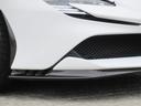 オプション：カーボンファイバーフロントスポイラー