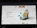 電動フロントパフォーマンスシート(マッサージ、ヒーター&クーラー付)&リアシート(ヒーター&クーラー、電動リクライニング機能付)