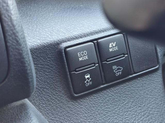 シエンタ ハイブリッドＧ　純正ナビ　バックカメラ　横滑り防止装置　両側パワースライドドア　シートヒーター　ウォークスルー　純正フロアマット　サイドバイザー　ＥＴＣ　Ｂｌｕｅｔｏｏｔｈ再生　スマートキー　オートエアコン　フルセグ（14枚目）