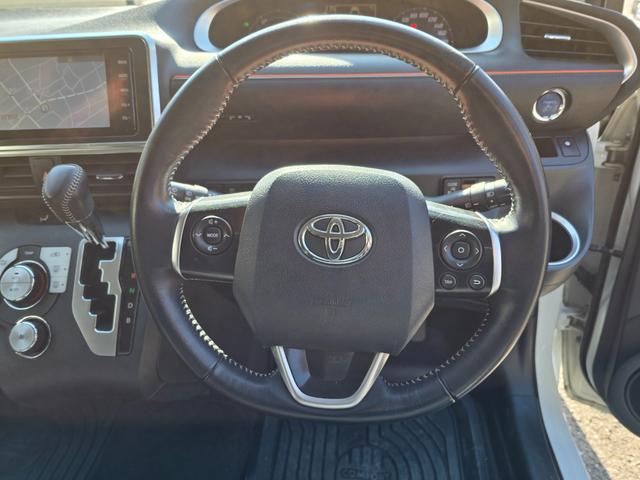 シエンタ ハイブリッドＧ　純正ナビ　バックカメラ　横滑り防止装置　両側パワースライドドア　シートヒーター　ウォークスルー　純正フロアマット　サイドバイザー　ＥＴＣ　Ｂｌｕｅｔｏｏｔｈ再生　スマートキー　オートエアコン　フルセグ（16枚目）