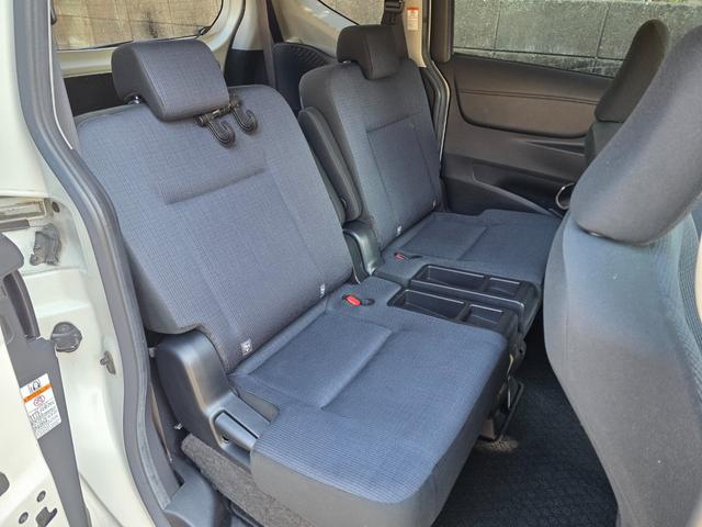 シエンタ ハイブリッドＧ　純正ナビ　バックカメラ　横滑り防止装置　両側パワースライドドア　シートヒーター　ウォークスルー　純正フロアマット　サイドバイザー　ＥＴＣ　Ｂｌｕｅｔｏｏｔｈ再生　スマートキー　オートエアコン　フルセグ（27枚目）