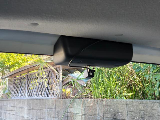 シエンタ ハイブリッドＧ　純正ナビ　バックカメラ　横滑り防止装置　両側パワースライドドア　シートヒーター　ウォークスルー　純正フロアマット　サイドバイザー　ＥＴＣ　Ｂｌｕｅｔｏｏｔｈ再生　スマートキー　オートエアコン　フルセグ（31枚目）