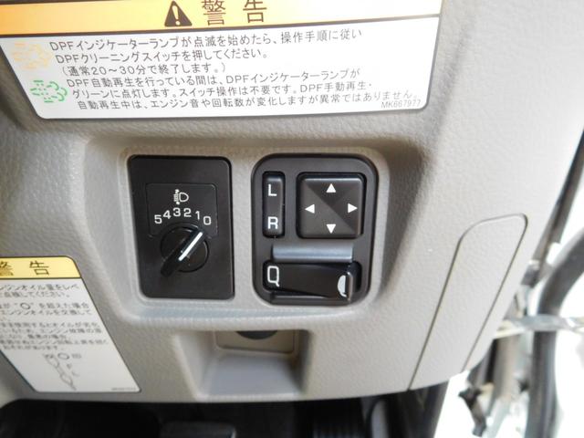 キャンター Wキャブ カスタムメッキ 6速デュオニック メッキフェンダー 左右電動格納・ヒーターミラー ETC 車線逸脱警報 バックモニター ドラレコ キーフリー トラクションコントロール リヤヒーター(12枚目)