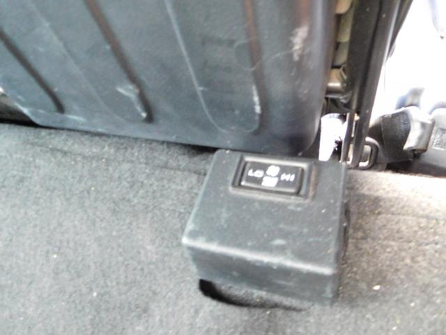 キャンター Ｗキャブロング全低床　Ｗキャブ　カスタムメッキ　メッキ新品バンパーフロントメッキフェンター　後期　新品笠木　６速デュオニック　キーレス　デッキ鉄板張り　オーバーヘッドシェルフ　リヤヒーター　左電動格納ミラー　荷台作業灯（26枚目）