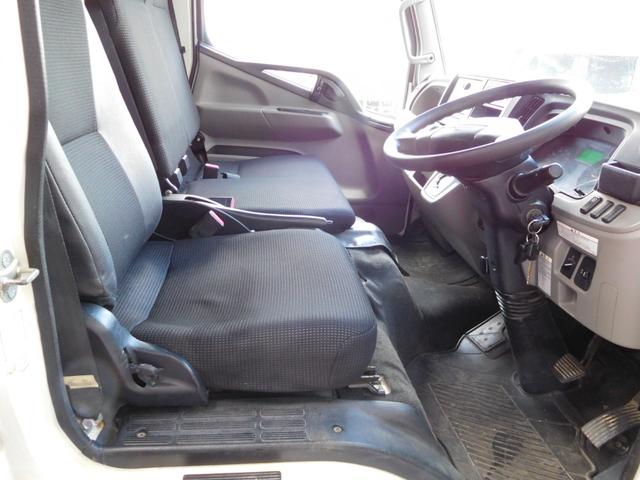 キャンター Ｗキャブ全低床　Ｗキャブ　カスタムメッキ　メッキ新品バンパー　フロントメッキフェンター　後期　新品笠木　６速デュオニック　キーレス　積載量２０００Ｋｇ　オーバーヘッドシェルフ　リヤヒーター　左電動格納ミラー　ＥＴＣ（15枚目）