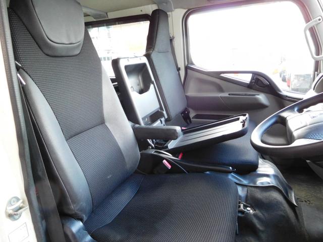 キャンター Ｗキャブ全低床　Ｗキャブ　カスタムメッキ　メッキ新品バンパー　フロントメッキフェンター　後期　新品笠木　６速デュオニック　キーレス　積載量２０００Ｋｇ　オーバーヘッドシェルフ　リヤヒーター　左電動格納ミラー　ＥＴＣ（18枚目）