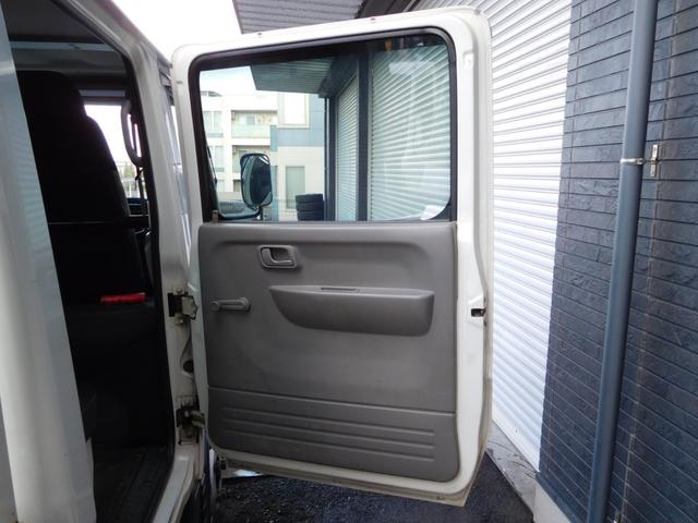 キャンター Ｗキャブ全低床　Ｗキャブ　カスタムメッキ　メッキ新品バンパー　フロントメッキフェンター　後期　新品笠木　６速デュオニック　キーレス　積載量２０００Ｋｇ　オーバーヘッドシェルフ　リヤヒーター　左電動格納ミラー　ＥＴＣ（26枚目）