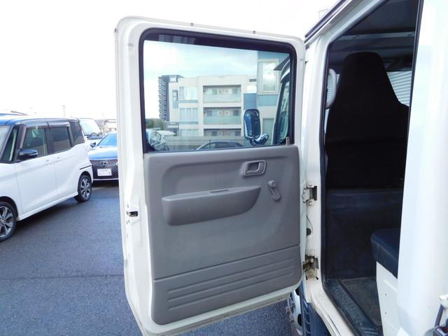 キャンター Ｗキャブ全低床　Ｗキャブ　カスタムメッキ　メッキ新品バンパー　フロントメッキフェンター　後期　新品笠木　６速デュオニック　キーレス　積載量２０００Ｋｇ　オーバーヘッドシェルフ　リヤヒーター　左電動格納ミラー　ＥＴＣ（31枚目）