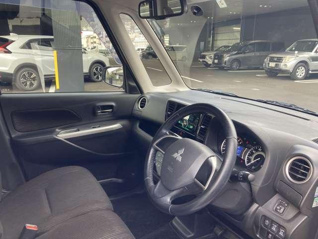 ｅＫスペースカスタム カスタムＴ　スマートキー　バックカメラ　ＣＤ　ターボ　両側オートスライドドア　アルミ　インテリジェントキー　イモビライザー　パワーウィンドウ　ターボ車　Ｂカメラ　ＥＳＣ　パワーステアリング　ベンチシート　エアコン（11枚目）