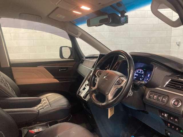 デリカＤ：５ Ｇ　パワーパッケージ　アルパイン１１インチナビ　フルセグ　アイドリングＳＴＯＰ　ＡＷ　インテリキー　シートヒータ　横滑り防止　クルーズコントロール　パワーシート　パワーウインドウ　キーレスエントリー　ターボ　３列シート（18枚目）