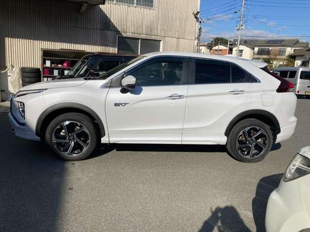 エクリプスクロスＰＨＥＶ Ｐ　ナビ　バックカメラ　全方位モニター　３６０度カメラ　ＡＢＳ　クルコン　バックカメラ　ソナー　寒冷地仕様車　禁煙車　４ＷＤ　盗難防止　フルオートエアコン　横滑り防止　キーフリー　サイドエアバッグ　ナビ（17枚目）