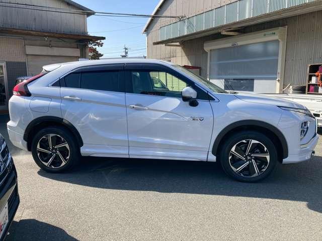 エクリプスクロスＰＨＥＶ Ｐ　ナビ／ドライブレコーダー／ワンオーナー　スマ－トキ－　衝突軽減ブレーキシステム　Ｒカメラ　寒冷地　アイドリングストップ　パワーシート　４ＷＤ　クリアランスソナー　禁煙車　盗難防止システム　クルコン（5枚目）