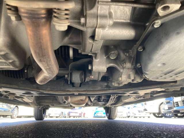 アルトラパン Ｓ　アイドリングストップ　セキュリティーアラーム　アイドリングストップ機能　シ－トヒ－タ－　キーフリー　ＡＡＣ　Ｗエアバッグ　メンテナンスノート　ベンチシート　ＡＢＳ　横滑り防止システム　パワーウィンドウ（10枚目）