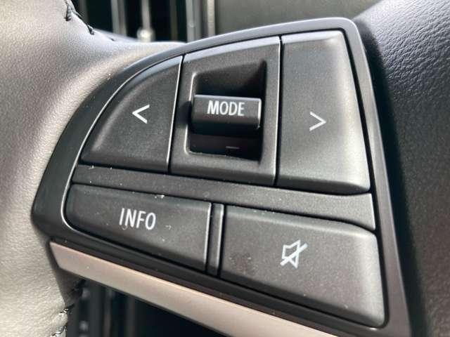 ハンドルの右側のスイッチはクルーズコントロールと機能を使うときを使用する時に使うスイッチで、下は車間を設定するスイッチです。