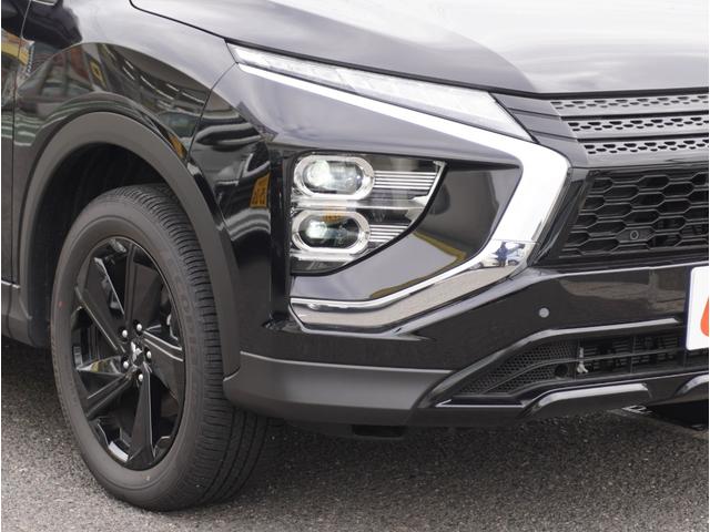 エクリプスクロスＰＨＥＶ ブラックエディション　アラウンドビューモニター　クリアランスソナー　サイドエアバッグ　スマートキー　ＬＥＤヘッドライト　シートヒーター　フルセグＴＶ　アダプティブクルーズコントロール　フルオートエアコン　誤発進抑制（9枚目）