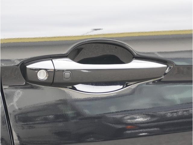 エクリプスクロスＰＨＥＶ ブラックエディション　アラウンドビューモニター　クリアランスソナー　サイドエアバッグ　スマートキー　ＬＥＤヘッドライト　シートヒーター　フルセグＴＶ　アダプティブクルーズコントロール　フルオートエアコン　誤発進抑制（16枚目）