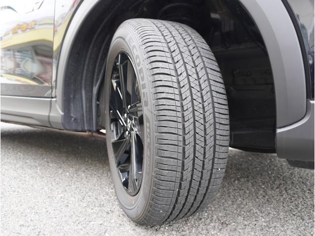 エクリプスクロスＰＨＥＶ ブラックエディション　アラウンドビューモニター　クリアランスソナー　サイドエアバッグ　スマートキー　ＬＥＤヘッドライト　シートヒーター　フルセグＴＶ　アダプティブクルーズコントロール　フルオートエアコン　誤発進抑制（18枚目）