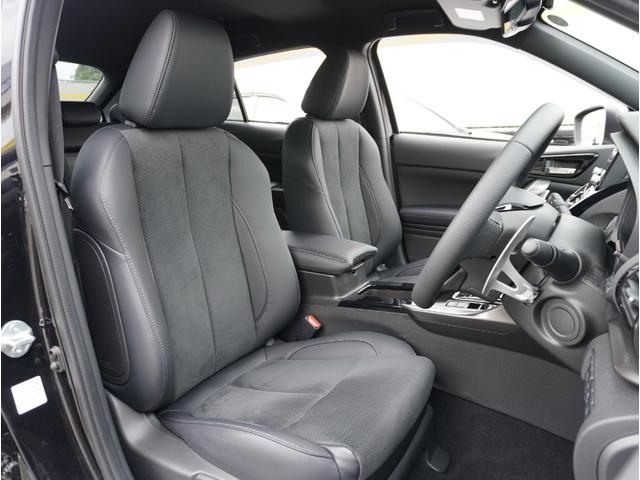 エクリプスクロスＰＨＥＶ ブラックエディション　アラウンドビューモニター　クリアランスソナー　サイドエアバッグ　スマートキー　ＬＥＤヘッドライト　シートヒーター　フルセグＴＶ　アダプティブクルーズコントロール　フルオートエアコン　誤発進抑制（29枚目）