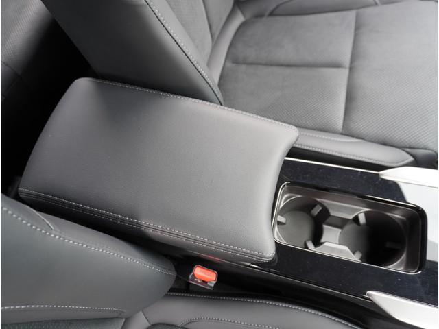 エクリプスクロスＰＨＥＶ ブラックエディション　アラウンドビューモニター　クリアランスソナー　サイドエアバッグ　スマートキー　ＬＥＤヘッドライト　シートヒーター　フルセグＴＶ　アダプティブクルーズコントロール　フルオートエアコン　誤発進抑制（30枚目）