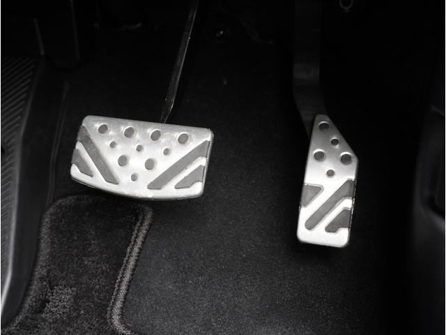 エクリプスクロスＰＨＥＶ ブラックエディション　アラウンドビューモニター　クリアランスソナー　サイドエアバッグ　スマートキー　ＬＥＤヘッドライト　シートヒーター　フルセグＴＶ　アダプティブクルーズコントロール　フルオートエアコン　誤発進抑制（31枚目）