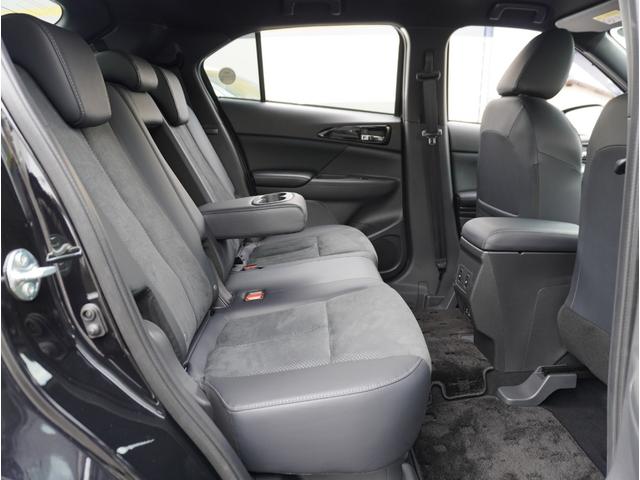 エクリプスクロスＰＨＥＶ ブラックエディション　アラウンドビューモニター　クリアランスソナー　サイドエアバッグ　スマートキー　ＬＥＤヘッドライト　シートヒーター　フルセグＴＶ　アダプティブクルーズコントロール　フルオートエアコン　誤発進抑制（35枚目）
