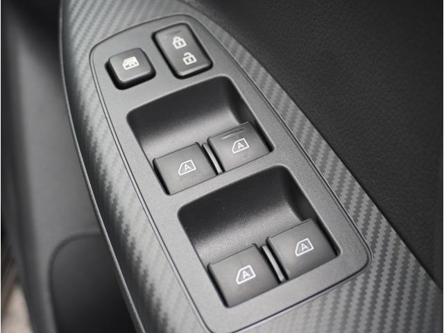 エクリプスクロスＰＨＥＶ ブラックエディション　アラウンドビューモニター　クリアランスソナー　サイドエアバッグ　スマートキー　ＬＥＤヘッドライト　シートヒーター　フルセグＴＶ　アダプティブクルーズコントロール　フルオートエアコン　誤発進抑制（49枚目）