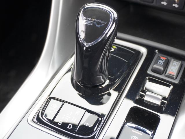 エクリプスクロスＰＨＥＶ ブラックエディション　アラウンドビューモニター　クリアランスソナー　サイドエアバッグ　スマートキー　ＬＥＤヘッドライト　シートヒーター　フルセグＴＶ　アダプティブクルーズコントロール　フルオートエアコン　誤発進抑制（65枚目）