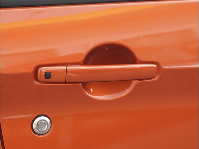 �y�����^�b�`�J�{�^���z�L�[���|�P�b�g��o�b�O�ɓ��ꂽ�܂܎Ԃ̃h�A�̉����E�{�����s���܂�