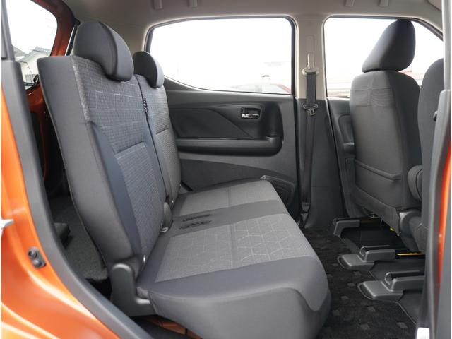 �y�X���C�h���V�[�g�z�V�[�g�͑O���ɃX���C�h���邱�Ƃ��ł��A�V�[�g��|�����Ɏ��[�X�y�[�X���L�����邱�Ƃ��ł��܂��I�i