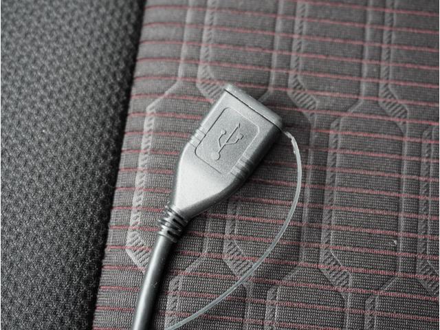 �y�t�r�a�ڑ��z�t�r�a�ڑ����\�ł��B�X�}�z�̏[�d�Ȃǂɂ��֗��ł��ˁI