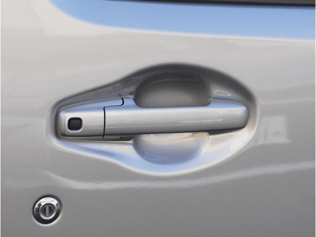 �y�����^�b�`�J�{�^���z�L�[���|�P�b�g��o�b�O�ɓ��ꂽ�܂܎Ԃ̃h�A�̉����E�{�����s���܂��B