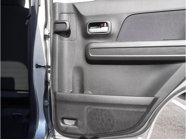 �y�㕔�h�A�̃A���u�����z���_�[�z�㕔�h�A�ɂ͕֗��ȎP���ĕt���ł��I�ԊO�ɐ��H���o���Ă����̂ŁC�ԓ��₨�m����G�炳���ɍςނ̂͂��ꂵ���ł���ˁ�