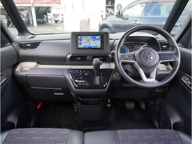 �C���p�l���̉摜�ƂȂ�܂��B�ԗ��]���؂ɂă_�b�V���{�[�h�̂�ՂȂǁA�O���[�U�[�l���i�r�܂����[�_�[�Ȃǎ��t������Ă����ԗ����������܂��B�]���؂ɂĂ��m�F���������Ԋm�F�������߂����Ē����܂��B