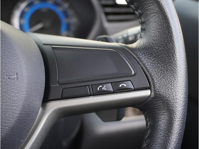 �y�X�e�A�����O�X�C�b�`�z�^�]���A�O������ڐ������炷���ƂȂ��A�I�[�f�B�I���̑��삪�\�ȕ֗��@�\�I