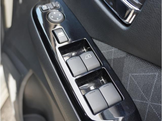 �y�p���[�E�B���h�E�X�C�b�`�z�㕔���Ȃ��^�]�Ȃ��瑀�삪�ł��܂��恙�V�Ԃł͓�����O�ł����A���ÎԂ�I�ԍۂ����̋@�\�����邩�Ȃ����͑厖�ł��ˁ�