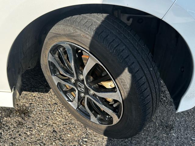 Ｎ－ＢＯＸカスタム Ｇ・Ｌホンダセンシング　ドライブレコーダー付　ベンチＳ　パワーウインドー　レーダクルーズ　Ｂモニタ　横滑防止　スマートキープッシュスタート　フルセグ地デジＴＶ　車線逸脱　運転席エアバッグ　ＡＵＴＯエアコン　ＥＴＣ付き　アルミ（30枚目）