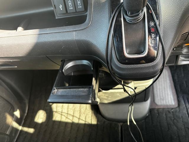 Ｎ－ＢＯＸカスタム Ｇ・Ｌホンダセンシング　ドライブレコーダー付　ベンチＳ　パワーウインドー　レーダクルーズ　Ｂモニタ　横滑防止　スマートキープッシュスタート　フルセグ地デジＴＶ　車線逸脱　運転席エアバッグ　ＡＵＴＯエアコン　ＥＴＣ付き　アルミ（68枚目）