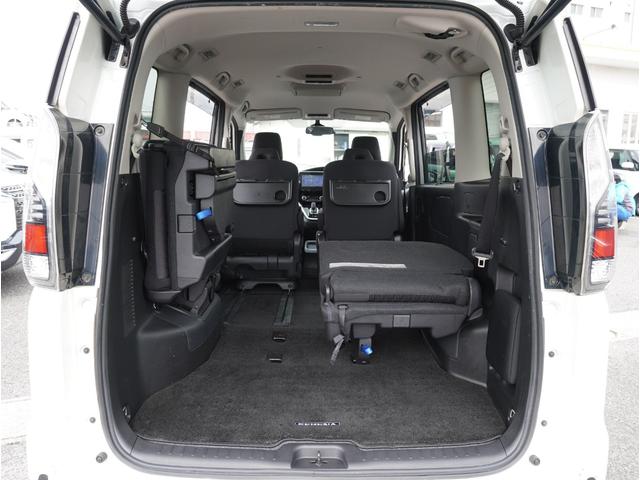 セレナ e-パワー ハイウェイスターV キーレスエントリ メディアプレイヤー接続 クリソナ 衝突軽減ブレーキシステム シートH スマートキーPスタート DVD再生機能 横滑り防止機能 3列シート 車線逸脱 LEDヘッドライト ETC AW(50枚目)