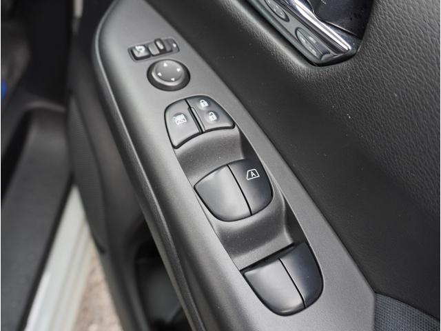 セレナ e-パワー ハイウェイスターV キーレスエントリ メディアプレイヤー接続 クリソナ 衝突軽減ブレーキシステム シートH スマートキーPスタート DVD再生機能 横滑り防止機能 3列シート 車線逸脱 LEDヘッドライト ETC AW(56枚目)