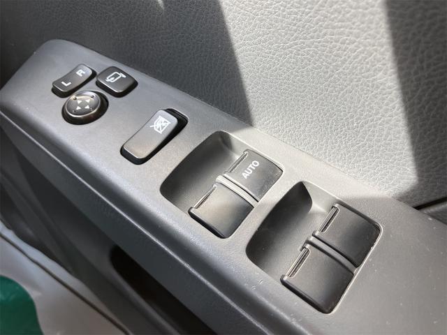 モコ Ｓ　ナビ　ＴＶ　スマートキー　アイドリングストップ　電動格納ミラー　ベンチシート　ＣＶＴ　盗難防止システム　ＡＢＳ　ＣＤ　ＵＳＢ　ミュージックプレイヤー接続可　衝突安全ボディ　エアコン　パワーステアリング（9枚目）