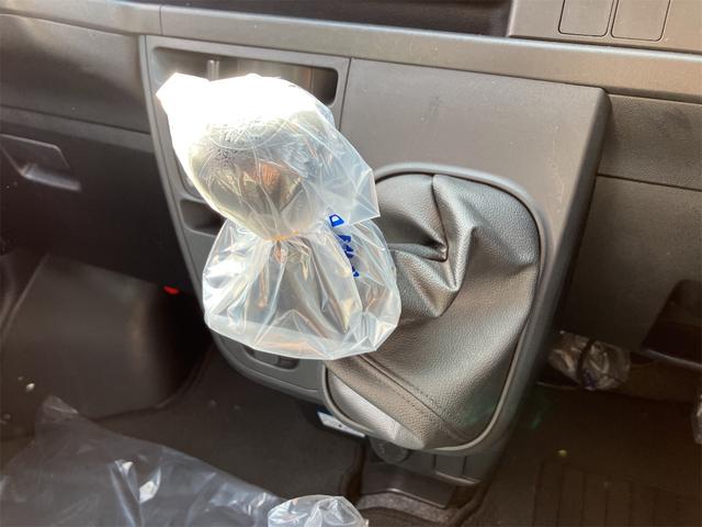 ハイゼットカーゴ クルーズ　ＭＴ　ＥＴＣ　両側スライドドア　キーレスエントリー　アイドリングストップ　電動格納ミラー　エアコン　パワーステアリング　パワーウィンドウ　運転席エアバッグ　助手席エアバッグ　ＣＤ（6枚目）