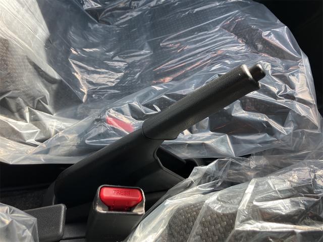 ハイゼットカーゴ クルーズ　ＭＴ　ＥＴＣ　両側スライドドア　キーレスエントリー　アイドリングストップ　電動格納ミラー　エアコン　パワーステアリング　パワーウィンドウ　運転席エアバッグ　助手席エアバッグ　ＣＤ（28枚目）