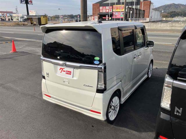 Ｎ－ＢＯＸカスタム Ｇ・Ｌパッケージ　ＥＴＣ　バックカメラ　両側スライド・片側電動　ナビ　ＴＶ　オートライト　ＨＩＤ　スマートキー　電動格納ミラー　ベンチシート　ＣＶＴ　盗難防止システム　ＡＢＳ　ＥＳＣ　ＣＤ　ＤＶＤ再生（24枚目）