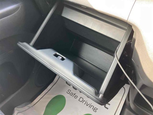 Ｎ－ＢＯＸカスタム Ｇ・Ｌパッケージ　ＥＴＣ　バックカメラ　両側スライド・片側電動　ナビ　ＴＶ　オートライト　ＨＩＤ　スマートキー　電動格納ミラー　ベンチシート　ＣＶＴ　盗難防止システム　ＡＢＳ　ＥＳＣ　ＣＤ　ＤＶＤ再生（42枚目）