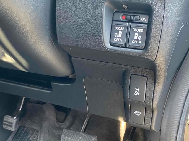 N-BOXカスタム G・Aパッケージ ETC バックカメラ 両側電動スライドドア TV 衝突被害軽減システム オートライト HID スマートキー アイドリングストップ ベンチシート CVT 盗難防止システム ABS ESC CD(7枚目)