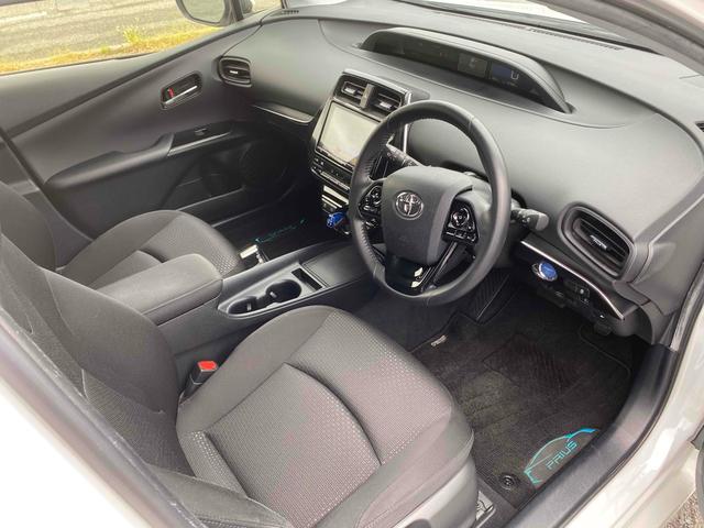 プリウス SセーフティプラスII ドライブレコーダー ETC クリアランスソナー レーンアシスト オートクルーズコントロール 衝突被害軽減システム バックカメラ ナビ TV アルミホイール オートマチックハイビーム LEDヘッドランプ(9枚目)