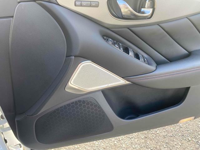 スカイライン ４００Ｒ　ドライブレコーダー　クリアランスソナー　オートクルーズコントロール　衝突被害軽減システム　全周囲カメラ　ナビ　ＴＶ　アルミホイール　オートライト　ＬＥＤヘッドランプ　サンルーフ　ＡＴ　シートヒーター（6枚目）