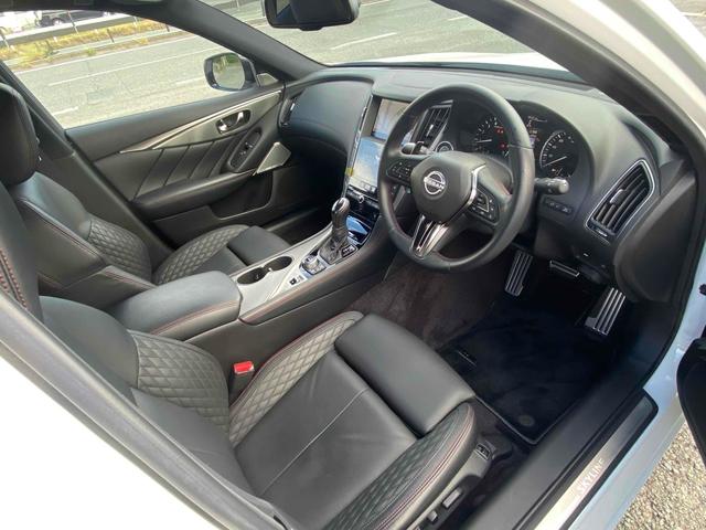 スカイライン ４００Ｒ　ドライブレコーダー　クリアランスソナー　オートクルーズコントロール　衝突被害軽減システム　全周囲カメラ　ナビ　ＴＶ　アルミホイール　オートライト　ＬＥＤヘッドランプ　サンルーフ　ＡＴ　シートヒーター（8枚目）